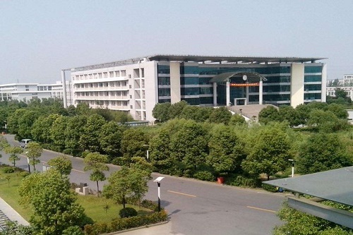 貴陽(yáng)裝備制造技工學(xué)校2021年學(xué)費(fèi)多少錢(qián)