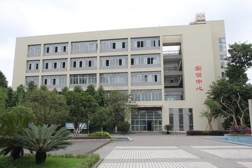 麻江縣中等職業(yè)技術學校2021年學費多少錢