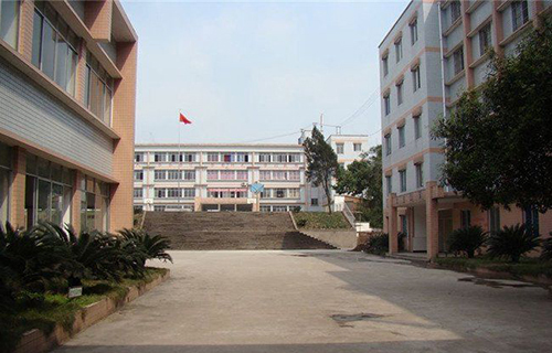 楚雄民族中等專(zhuān)業(yè)學(xué)校招生電話