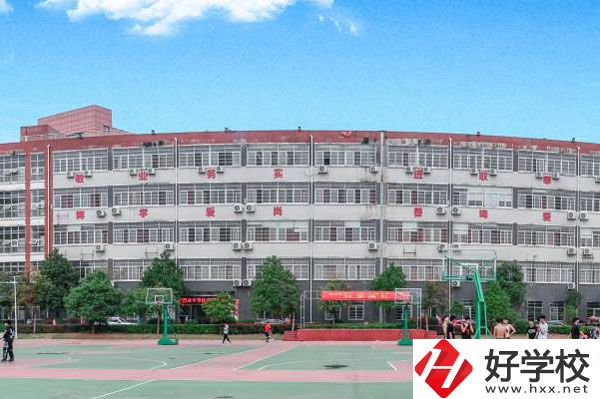 長沙中部鐵路航空中等職業(yè)學校怎么樣？專業(yè)有哪些？