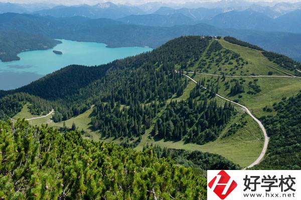 湘潭縣第一職業(yè)中專技術(shù)學(xué)校有哪些特色專業(yè)？