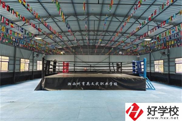 湖南省鳳凰縣有哪些中專？辦學(xué)特色是什么？