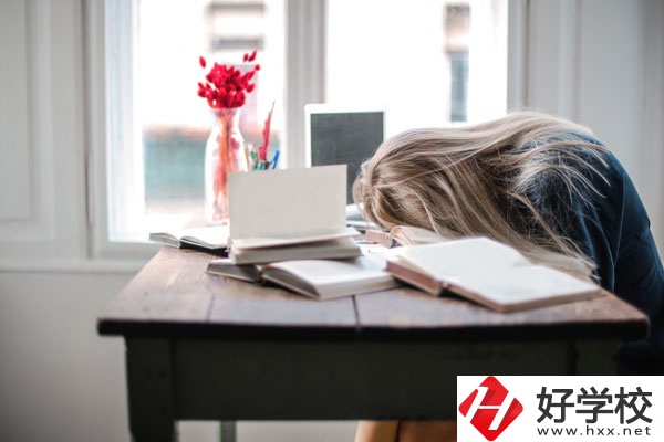 湖南省耒陽師范學(xué)校宿舍有沒有空調(diào)？寢室壞境怎么樣？