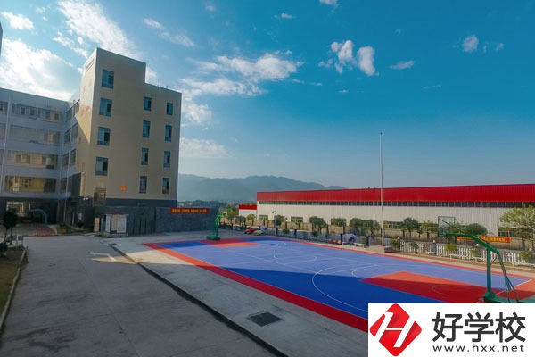 茶陵職業(yè)中等專業(yè)學(xué)校辦學(xué)條件如何？有什么辦學(xué)成果？