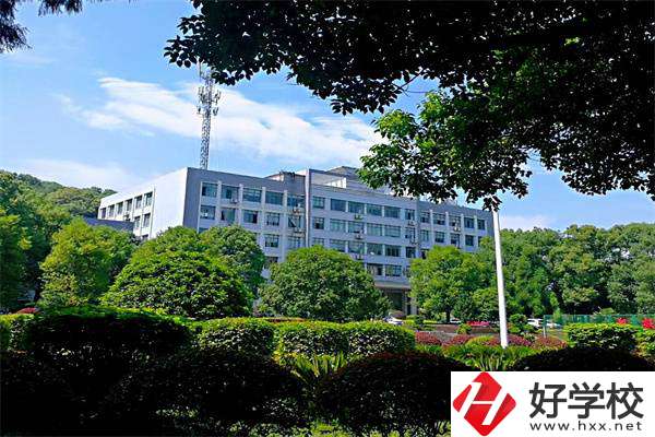 邵陽(yáng)機(jī)電學(xué)校在哪個(gè)位置？是公辦學(xué)校嗎？