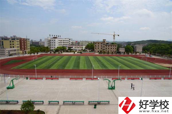 湖南有沒(méi)有招收復(fù)讀生的中專學(xué)校？有哪些招生專業(yè)？