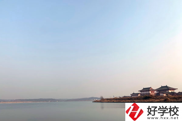張家界汽修技校實(shí)力如何？學(xué)校生活環(huán)境怎么樣？