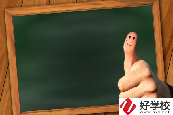 長(zhǎng)沙鐵航職業(yè)中等技術(shù)學(xué)校有哪些專(zhuān)業(yè)？學(xué)費(fèi)貴不貴？
