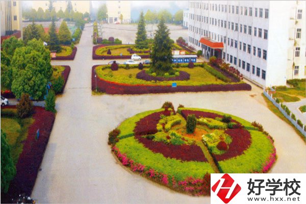 懷化職業(yè)技術(shù)學(xué)院怎么樣？有中職部嗎？
