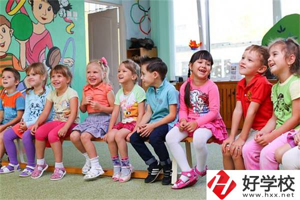 在湖南想當老師可以學哪些專業(yè)？需要考證嗎？