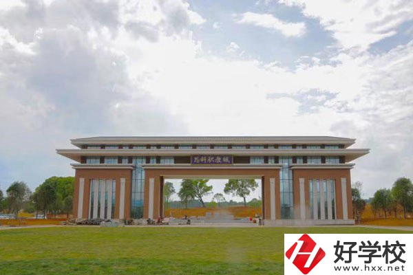郴州哪所中專有護(hù)理專業(yè)？護(hù)理專業(yè)畢業(yè)好就業(yè)嗎？
