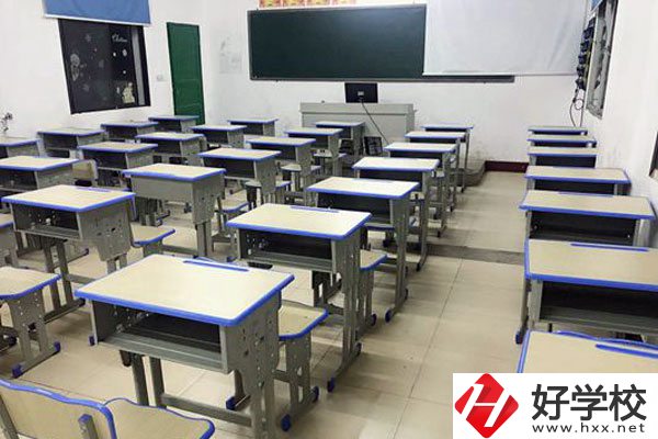株洲英泰軟件工程技術(shù)學(xué)校有哪些專業(yè)和專業(yè)方向？