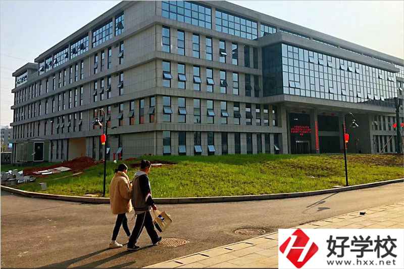 株洲市工業(yè)中等專(zhuān)業(yè)學(xué)校教學(xué)樓