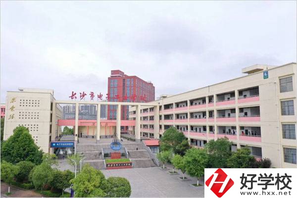 長沙電子工業(yè)學(xué)校的學(xué)生能升學(xué)嗎？學(xué)費(fèi)要多少？