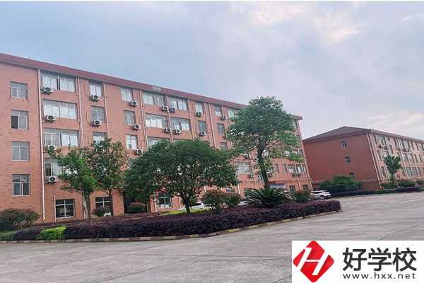 湖南華航鐵路科技技工學(xué)校有什么優(yōu)勢？值得報考嗎？