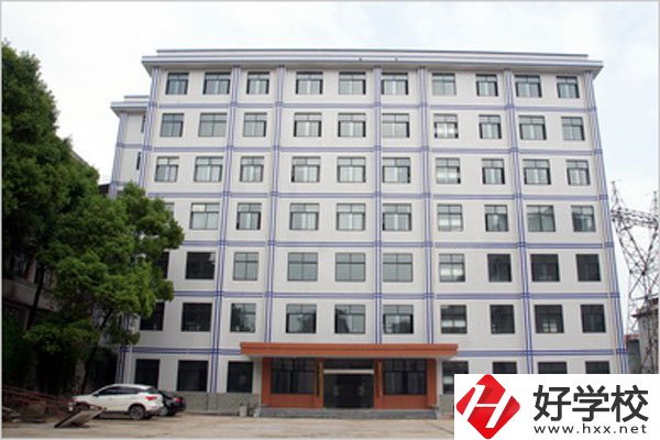 臨湘市職業(yè)中專學(xué)校有些什么專業(yè)？