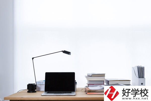 懷化市工業(yè)中等專業(yè)學(xué)校讀哪些專業(yè)比較好？