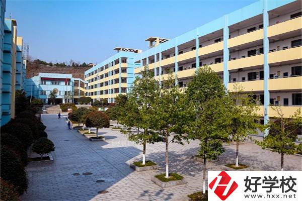長沙財(cái)經(jīng)學(xué)校怎么樣？學(xué)費(fèi)貴不貴？