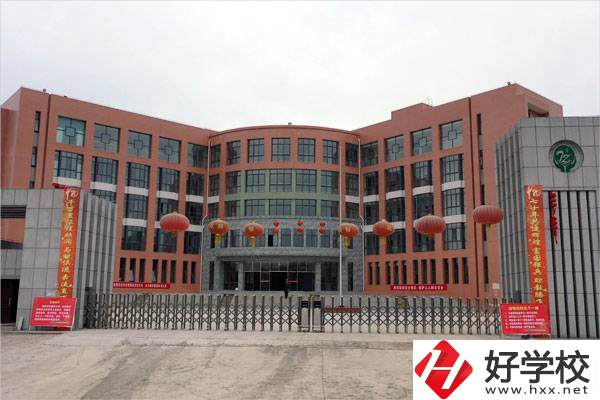 湘西花垣縣有中專學(xué)校嗎？學(xué)校怎么樣？