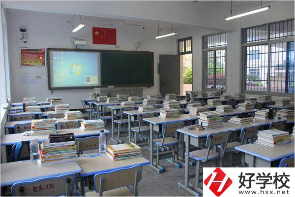 衡陽市信息網(wǎng)絡(luò)工程學校教室