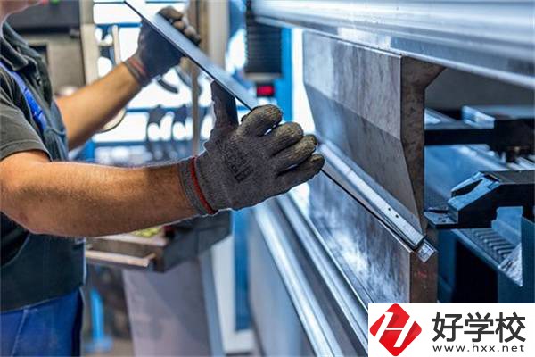 衡陽技校排名前三的專業(yè)是什么？好就業(yè)嗎？