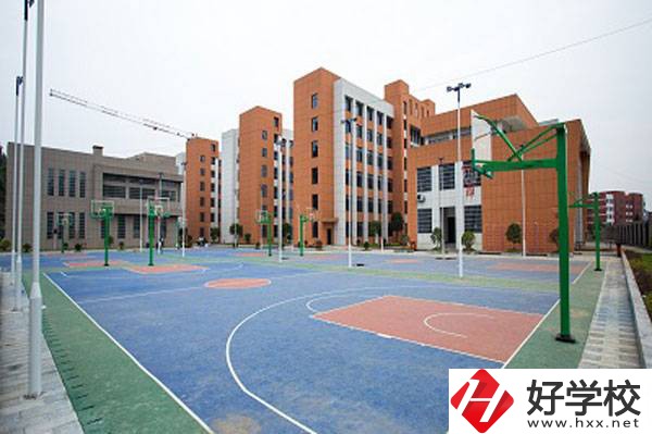 鳳凰縣職業(yè)中專學校怎么樣？有哪些辦學優(yōu)勢？