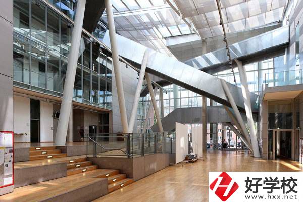 湖南職高學(xué)校排名較好的學(xué)校是哪些？有什么專業(yè)？