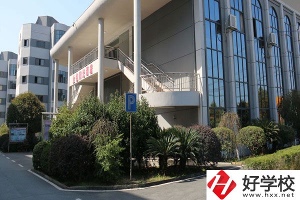 株洲地區(qū)中考四百分可以上職高嗎？