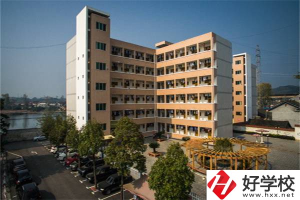 懷化芷江縣有所職高學(xué)校的名字是什么？