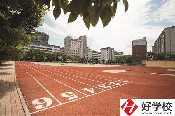 衡陽(yáng)市信息網(wǎng)絡(luò)工程學(xué)校是公辦還是民辦？學(xué)費(fèi)是多少？