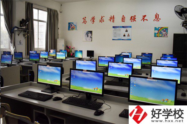 益陽哪些中職學校開設(shè)音樂相關(guān)專業(yè)？學費貴不貴？