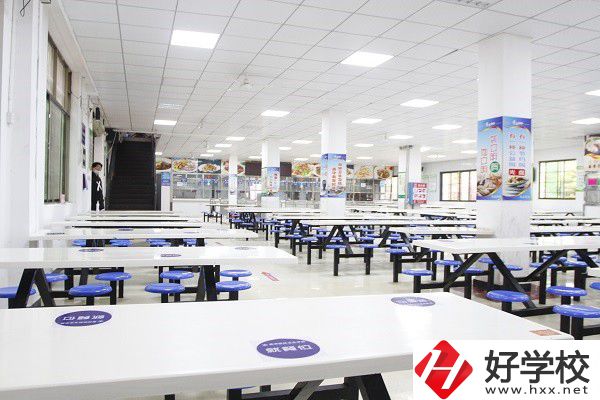 株洲哪些中職學(xué)校管理比較嚴(yán)格？校園環(huán)境怎么樣？