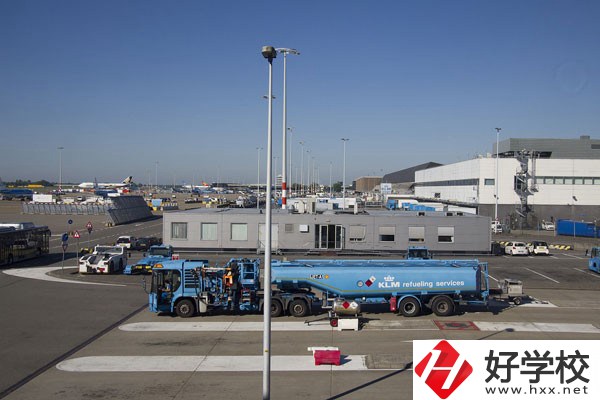 湖南華航鐵路科技技工學校校園管理如何？