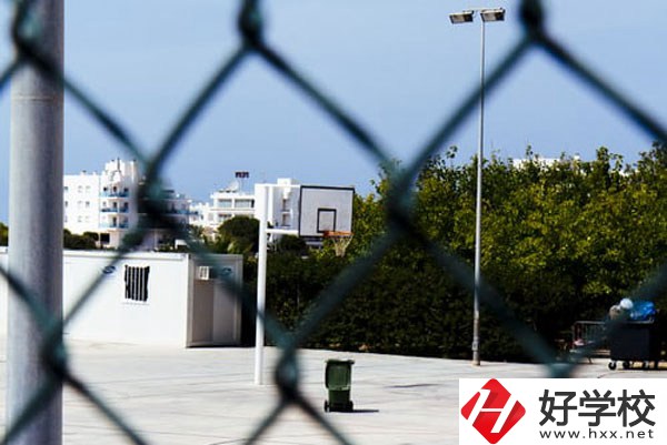湖南省經(jīng)濟(jì)貿(mào)易職業(yè)中專學(xué)校好不好？宿舍怎么樣？