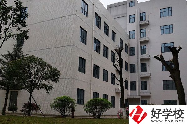 湖南有色金屬中等專業(yè)學(xué)校有哪些招生專業(yè)，收費(fèi)情況如何？
