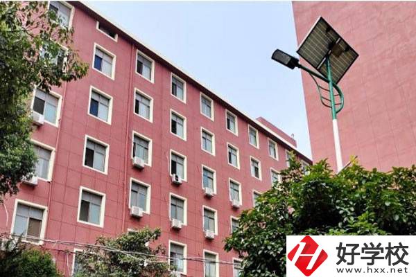 益陽市第一職業(yè)中專學校是重點學校嗎？升學率高嗎？