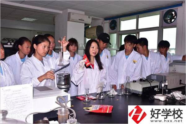 岳陽有哪所中職學(xué)校有辣條專業(yè)？該專業(yè)學(xué)了有用嗎？