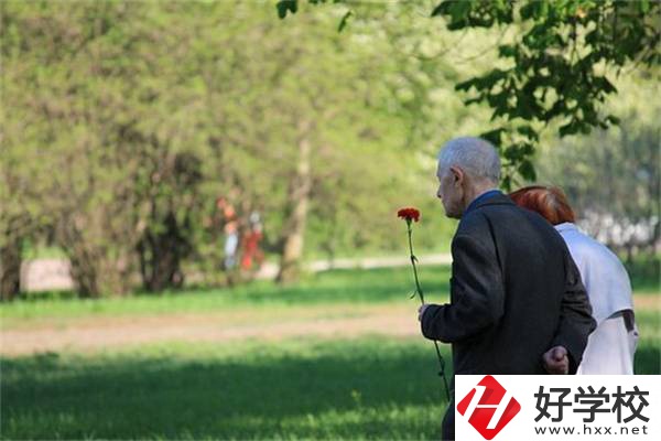 懷化有退役軍人可以讀的中職學校嗎？有什么優(yōu)待？
