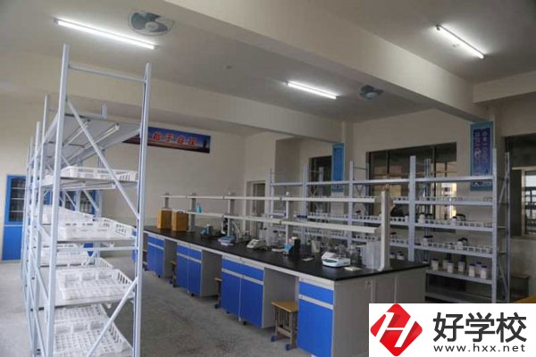 洞口縣第一職業(yè)中學(xué)有哪些特色專業(yè)？就業(yè)前景如何？