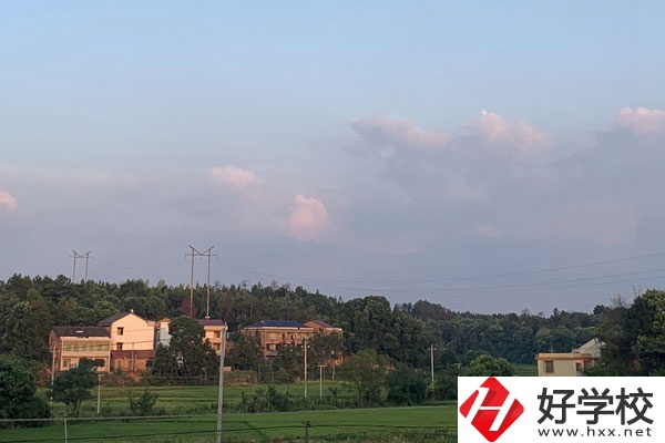 張家界高鐵鐵路學(xué)校好不好？就業(yè)前景怎么樣？