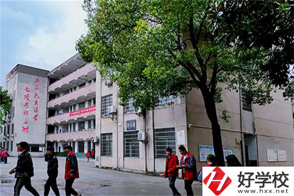 婁底有什么管理嚴格的職校？為什么要選這類學校？