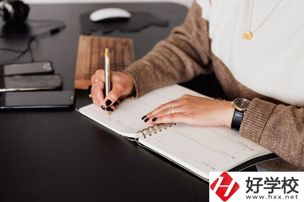 衡山明星體育藝術(shù)中等專業(yè)學校好不好？