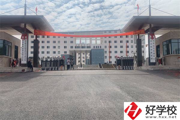 衡陽(yáng)哪些學(xué)?？梢詫W(xué)美容美發(fā)？好就業(yè)嗎？