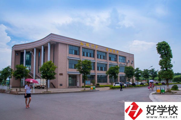 寧鄉(xiāng)市職業(yè)中專學校的師資力量如何？有辦學優(yōu)勢嗎？