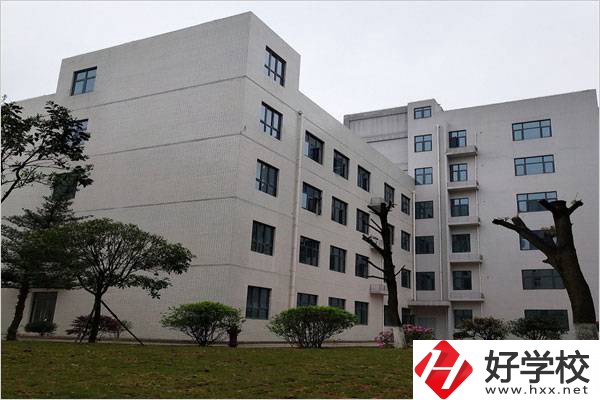 長沙的公辦職校收不收往屆生？有什么報名條件？