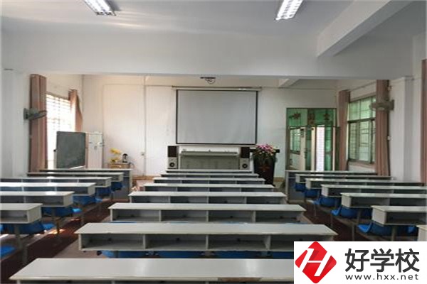 株洲市德才職業(yè)技術學校是公辦還是民辦？學費是多少？