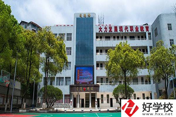 懷化市旅游學(xué)校有哪些辦學(xué)特色，來(lái)校路線怎么走？