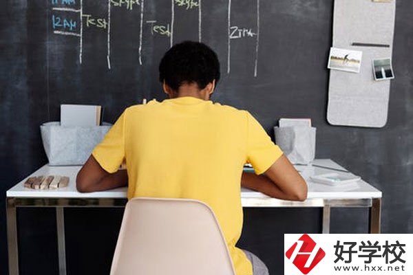 郴州有哪些公立的中專學校？專業(yè)有哪些？
