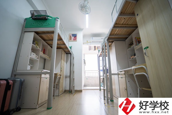 湖南智云技工學(xué)校怎么樣？收費(fèi)標(biāo)準(zhǔn)是怎樣的？