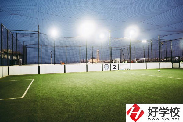 核工業(yè)衛(wèi)生學(xué)校助產(chǎn)專(zhuān)業(yè)怎么樣？宿舍怎么樣？